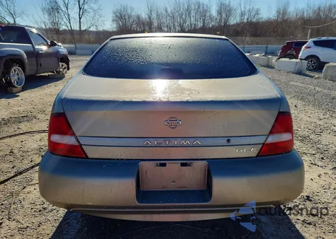 2001 Nissan Altima Gxe из США, поврежденный, VIN 1N4DL01A81C204602